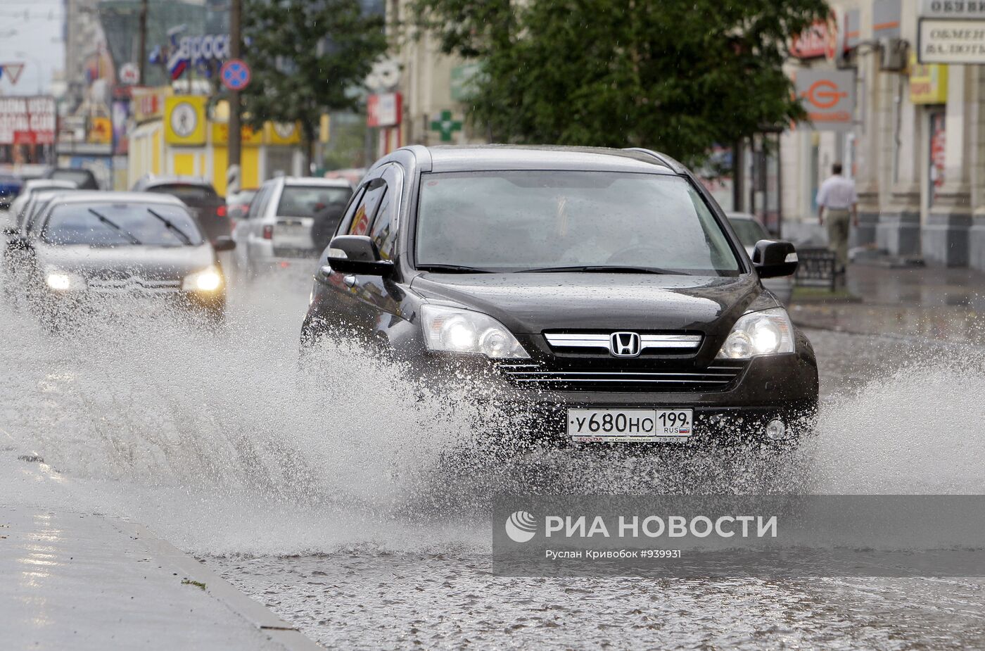 Последствия ливневых дождей в Москве