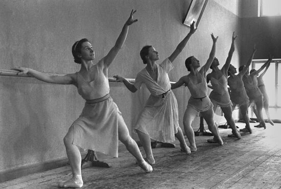 Балерина О.В. Лепешинская