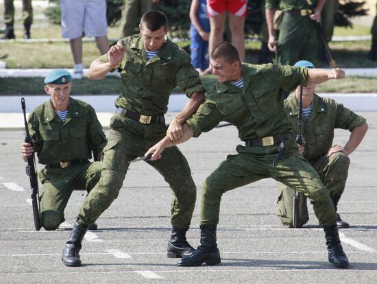 Празднование Дня Воздушно-десантных войск в Ставрополе