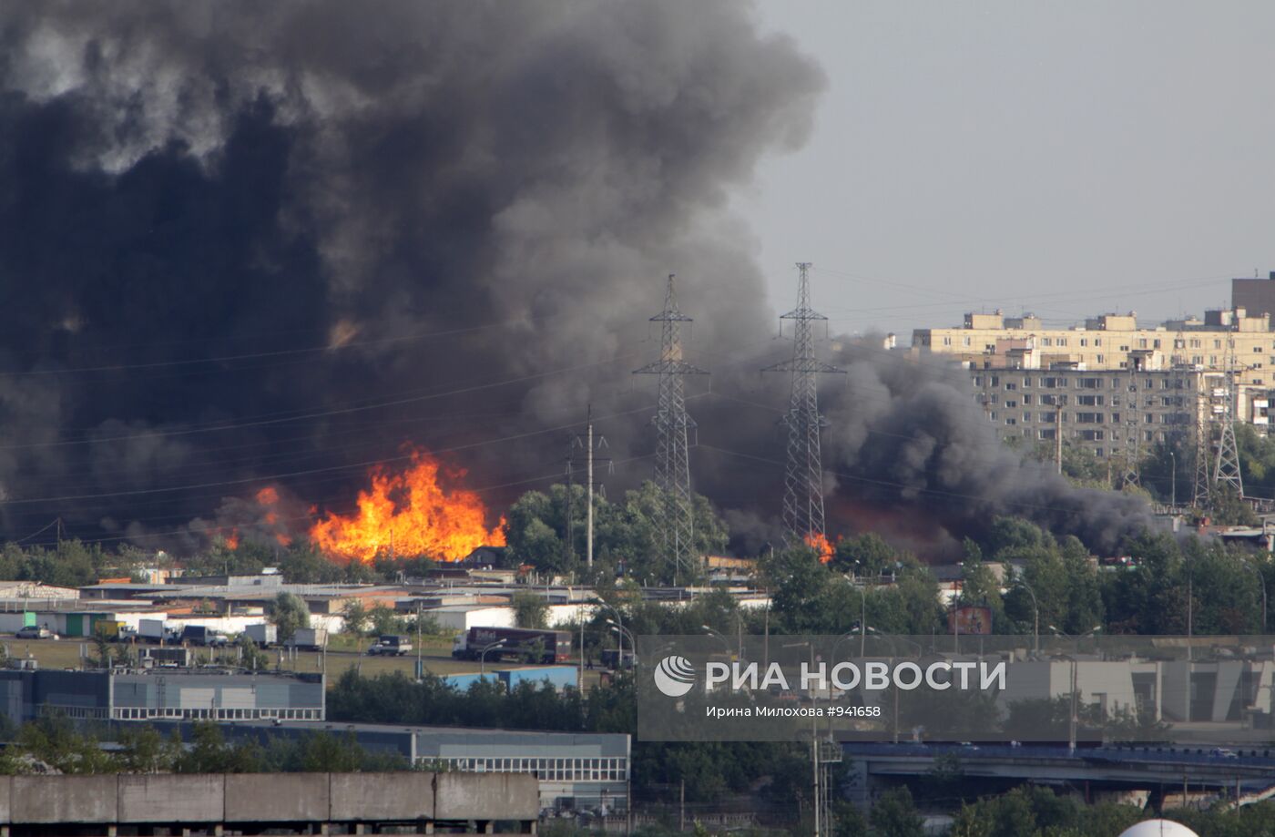 Пожар на складе в Южном округе Москвы