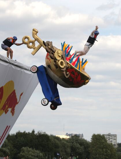 Спортивное шоу Red Bull Flugtag 2011