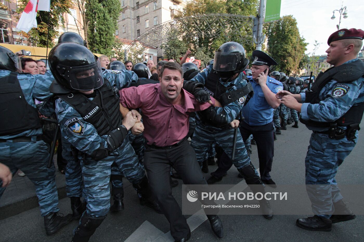Разгон сторонников Юлии Тимошенко в Киеве