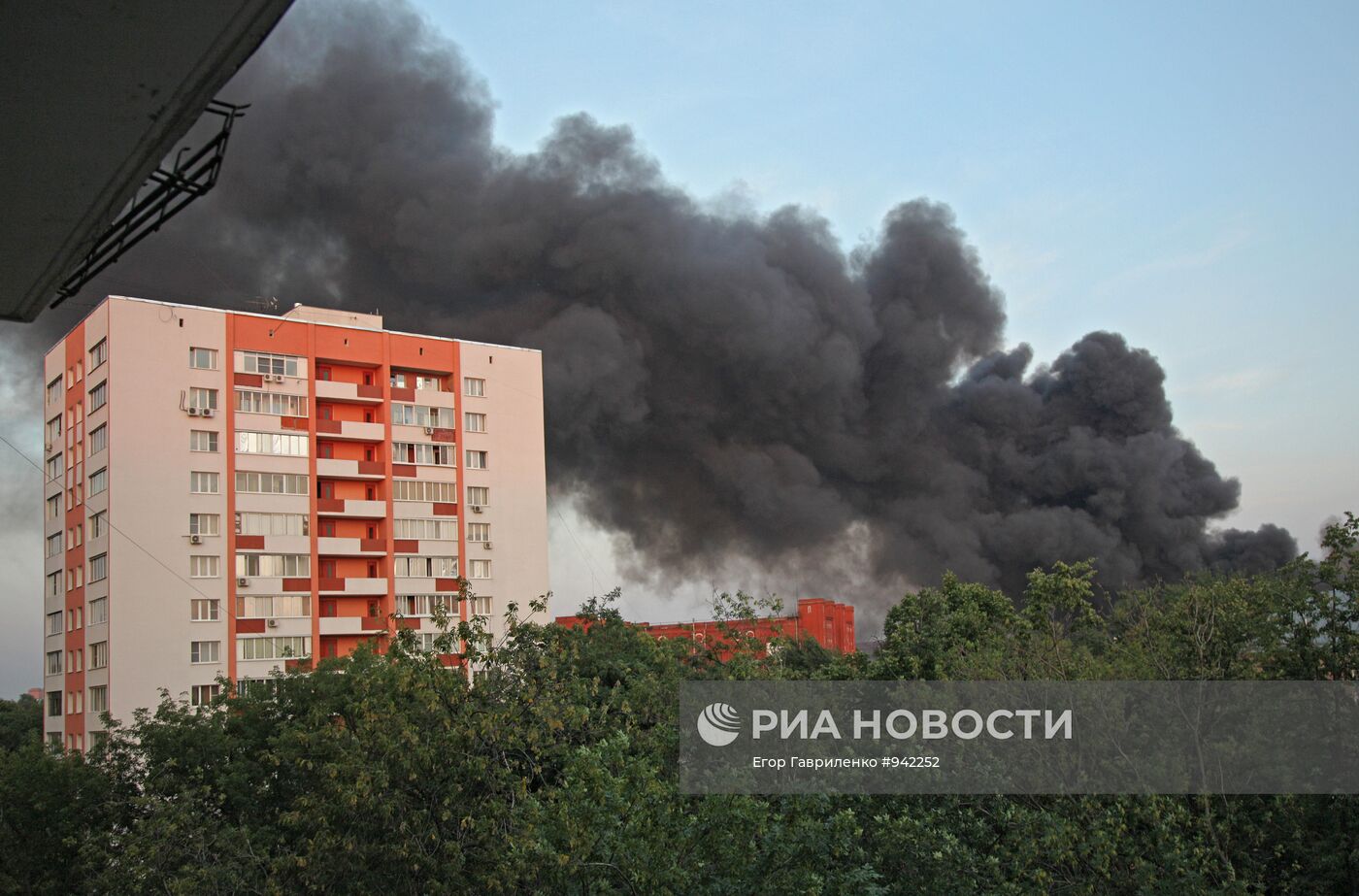 Пожар на складе в центре Москвы