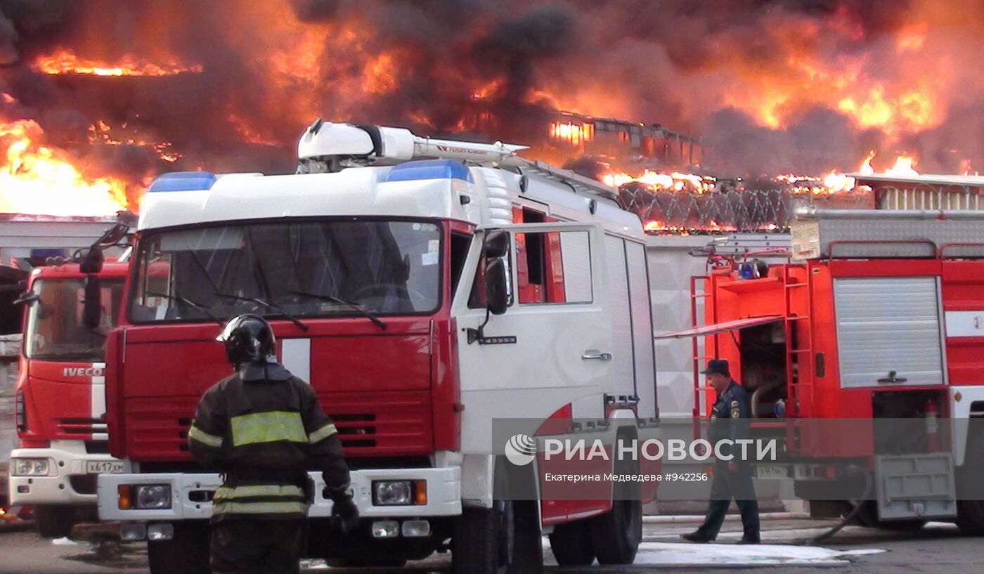 Пожар на складе в центре Москвы