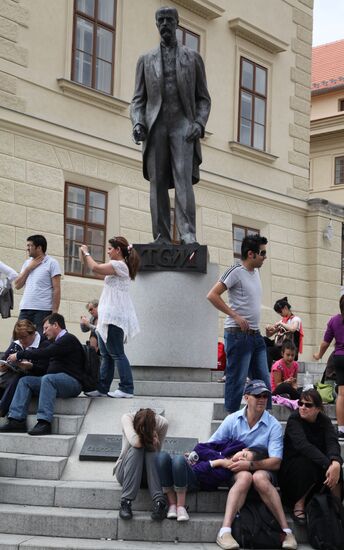 Памятник Томашу Масарику на Градчанской площади в Праге
