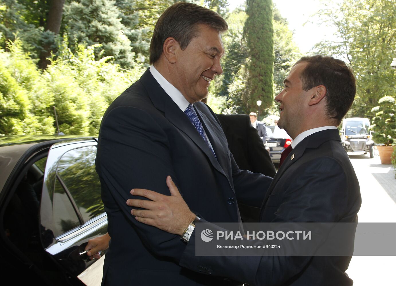 Д.Медведев принял в Сочи В.Януковича