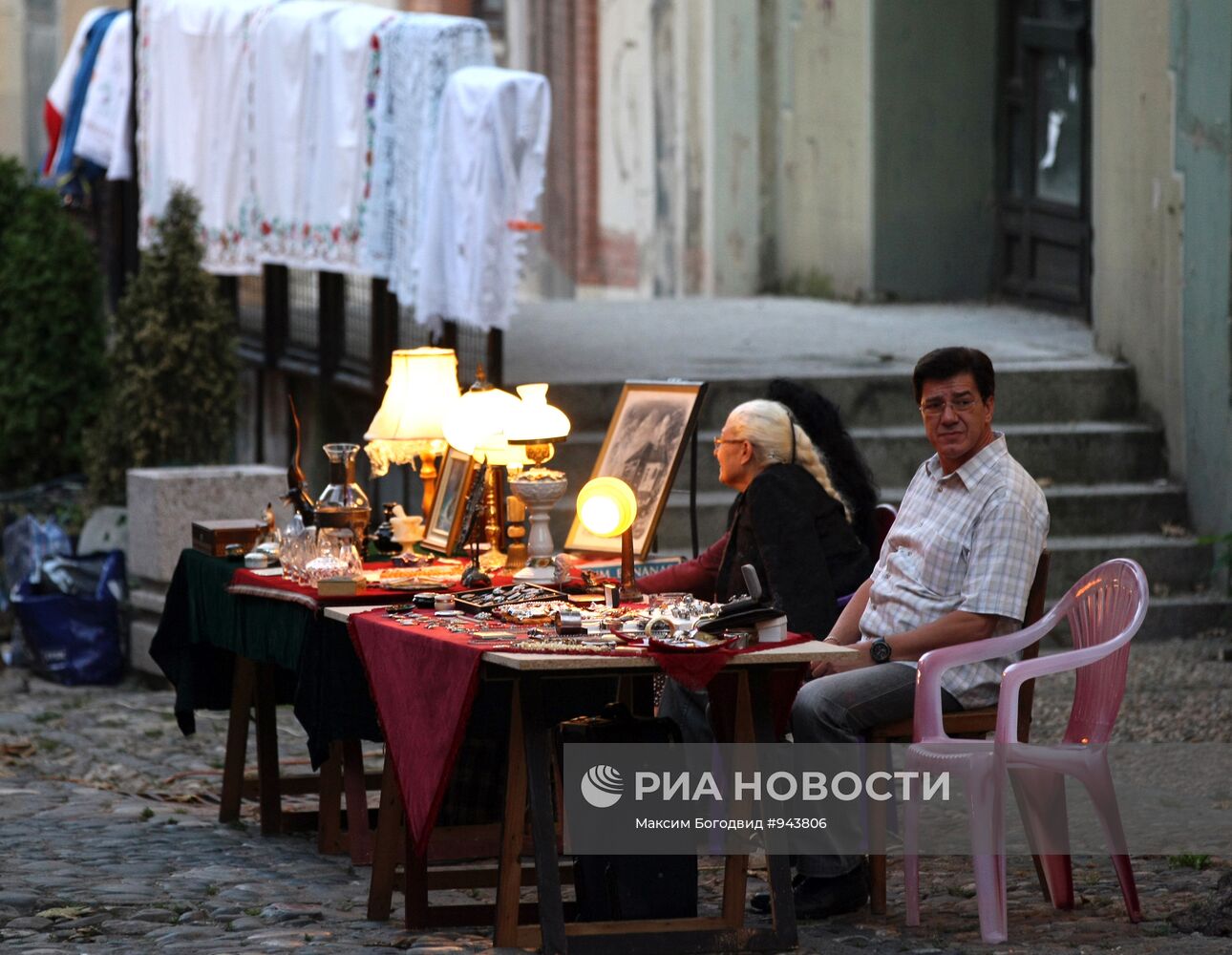 Торговля сувенирами на одной из улиц Белграда