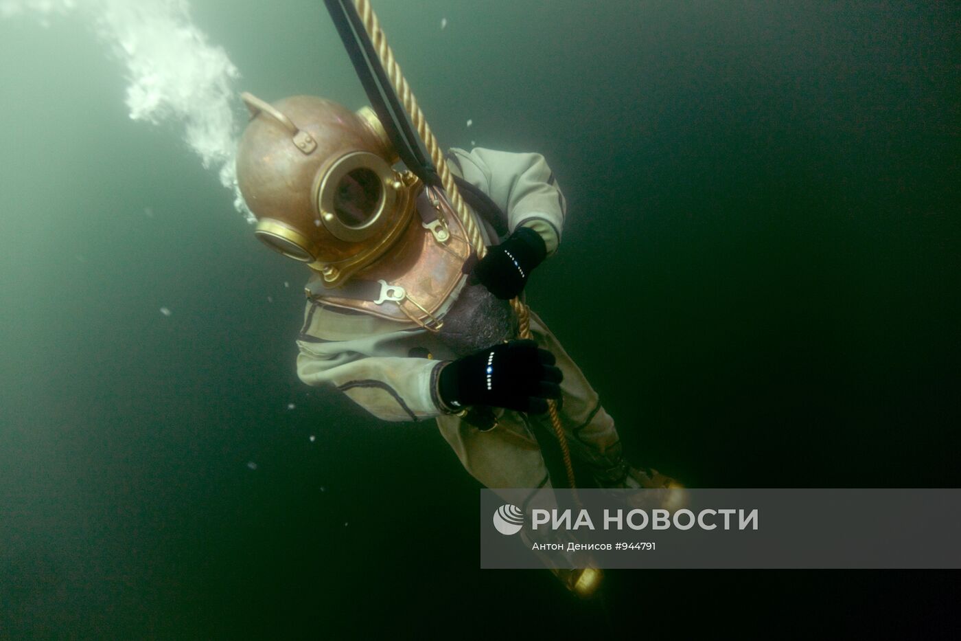 Учебно-методические сборы водолазов-взрывников на Байкале