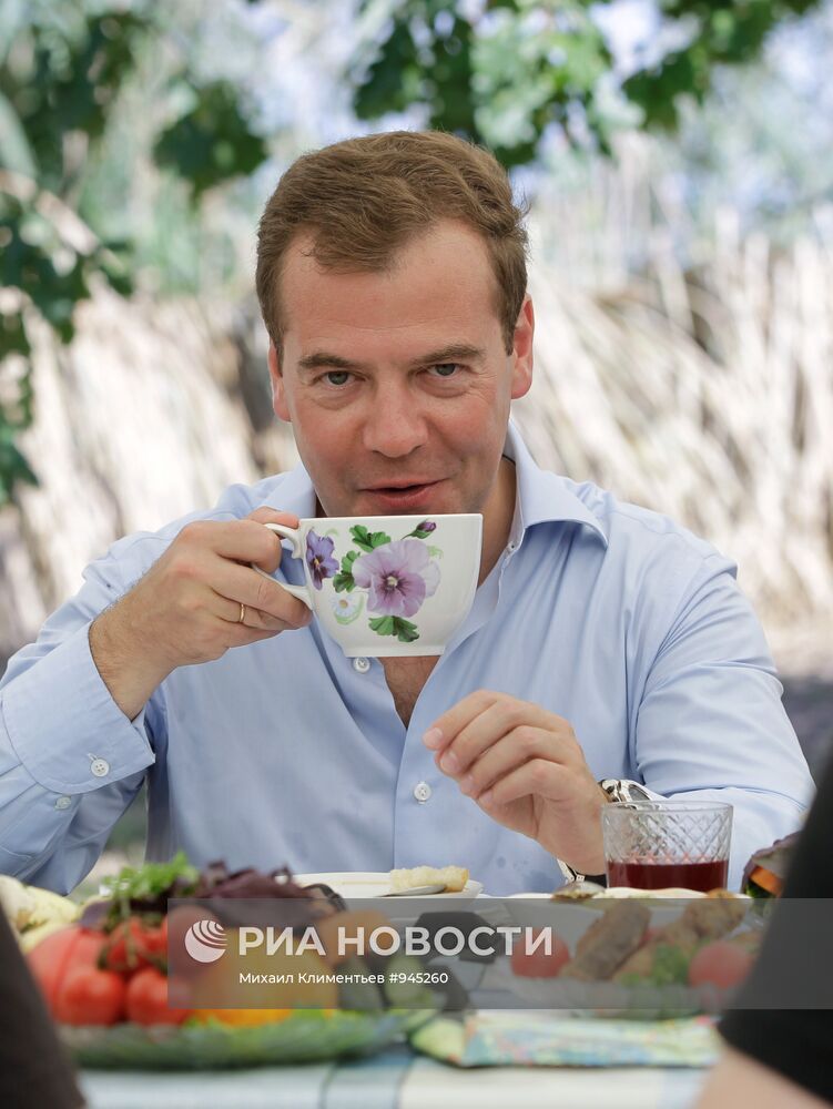 Рабочая поездка Дмитрия Медведева в Астрахань