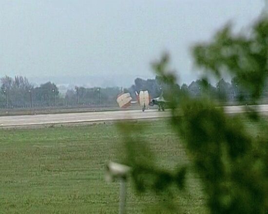 Истребитель Т-50 не смог взлететь на "МАКС-2011"