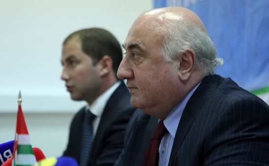 Пресс-конференция посла Абхазии в РФ И. Ахбы в Москве