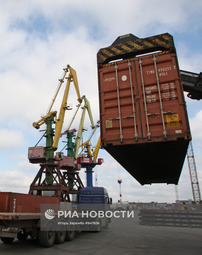 Работа контейнерного терминала Калининградского порта