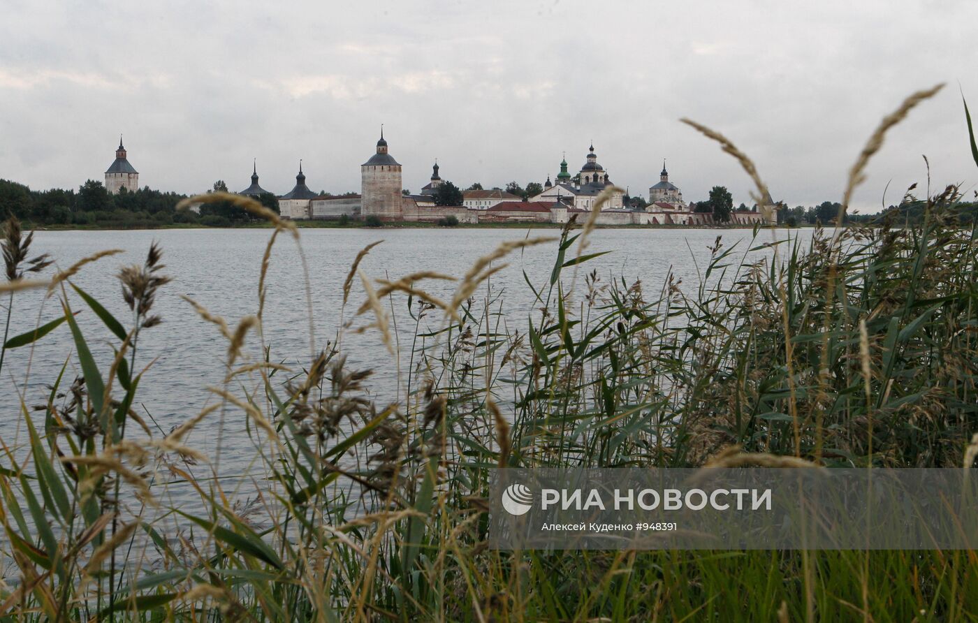 Вид на Кирилло-Белозерский монастырь