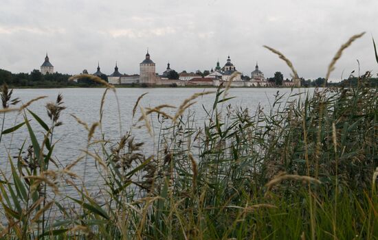 Вид на Кирилло-Белозерский монастырь