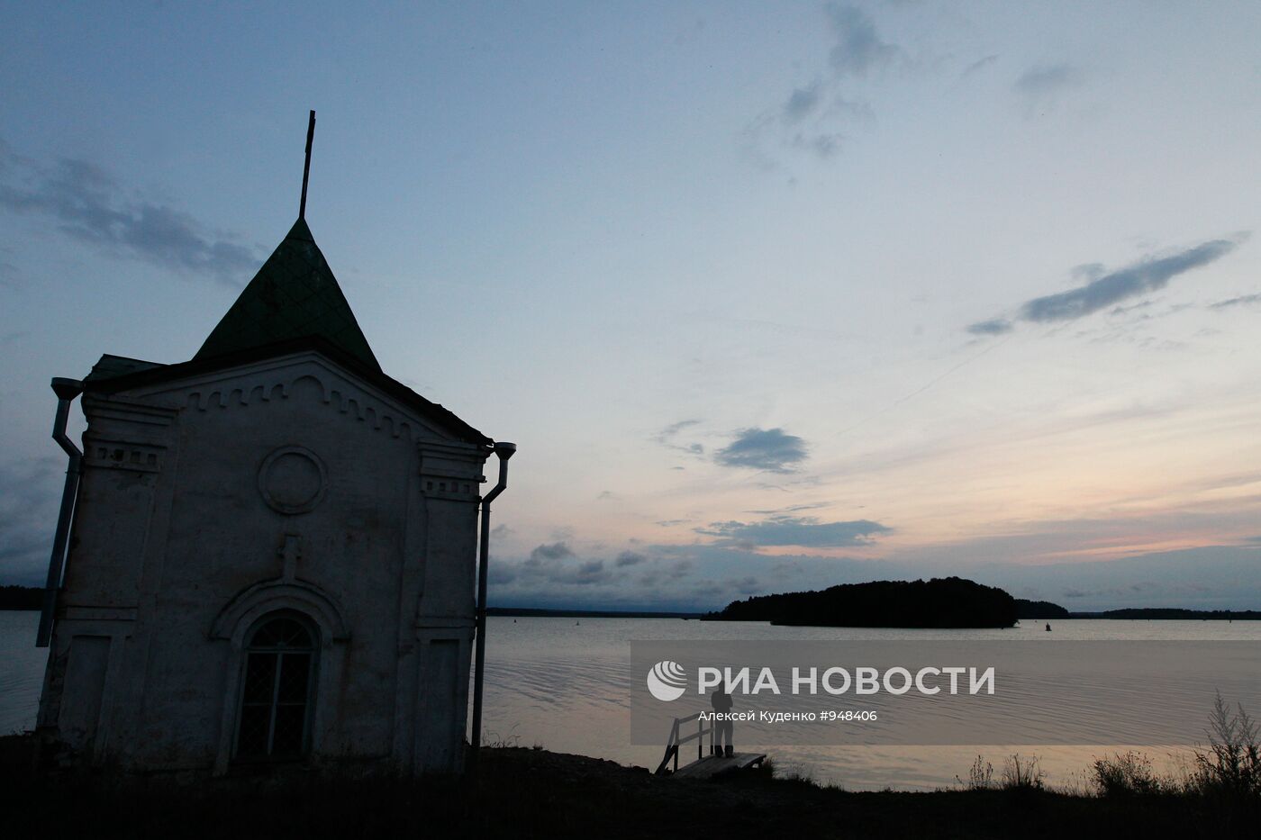 Горицкий женский монастырь на берегу реки Шексны