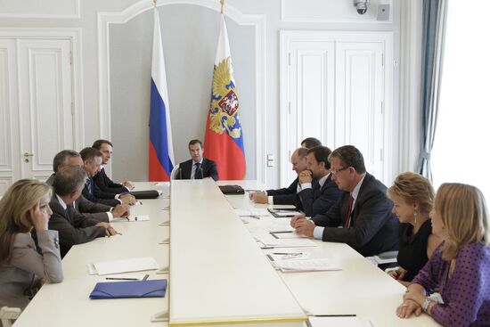 Д.Медведев проводит совещание в резиденции "Бочаров ручей"