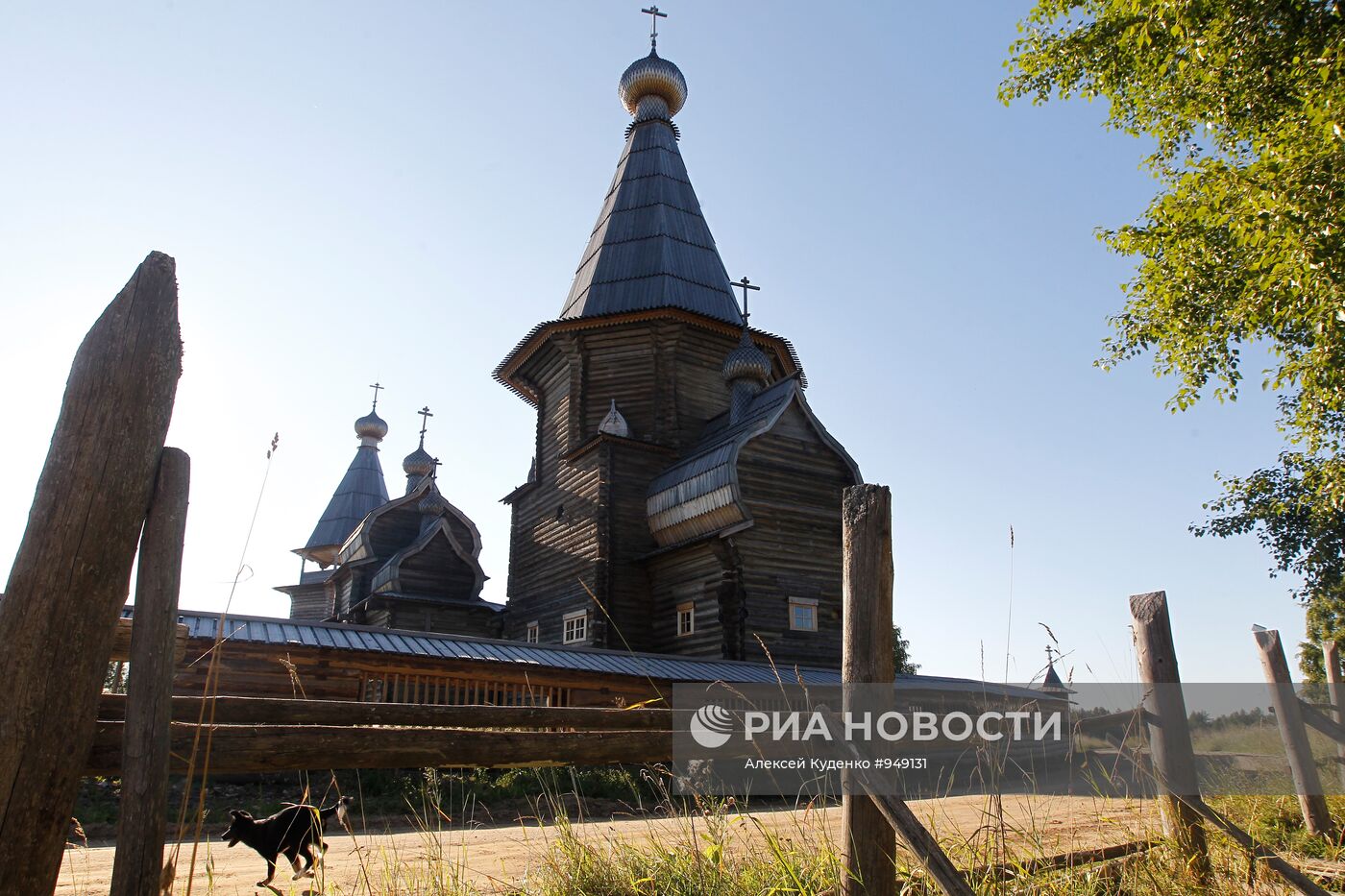 Почозерский деревянный храмовый ансамбль