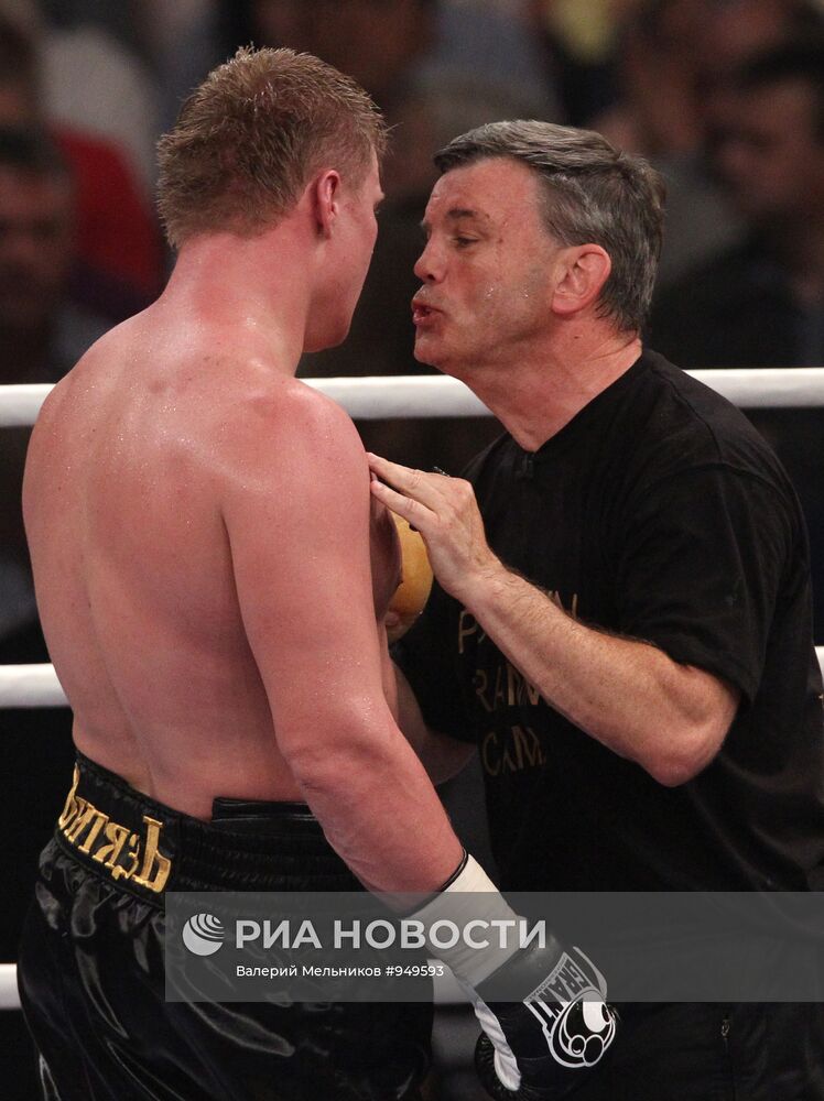 Бокс. Бой за звание чемпиона WBA между А.Поветкиным и Р.Чагаевым