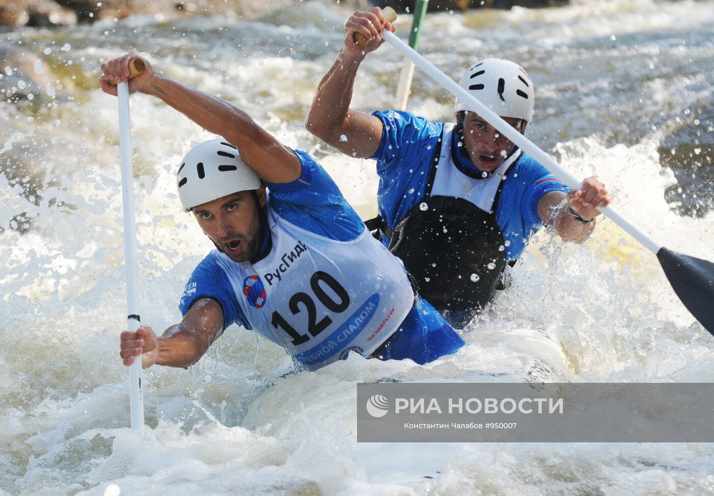 Виды спорта связанные. Дмитрий Ларионов гребной слалом. Михаил Кузнецов гребной слалом. Демидов гребной слалом. Гребной слалом Олимпийский вид спорта.