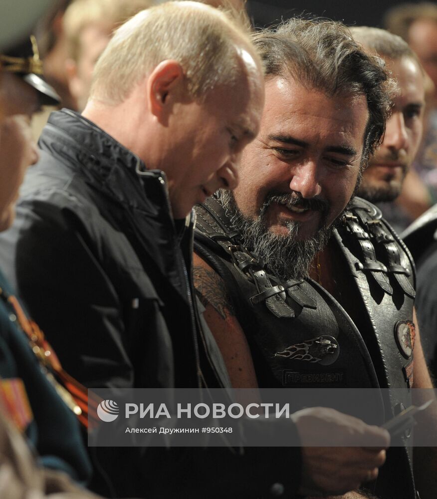 Владимир Путин на 16-м байк-фестивале в Новороссийске