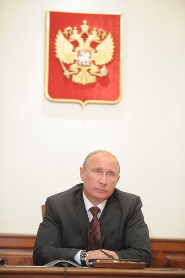 В.Путин провел видеоконференцию по дорожному строительству