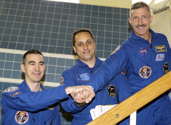Тренировки космонавтов экипажа 29/30-й экспедиции на МКС