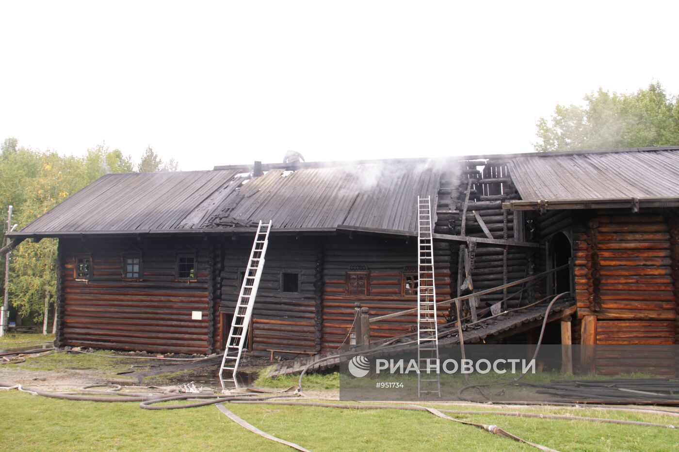 Пожар в музее "Малые Корелы" в Архангельской области