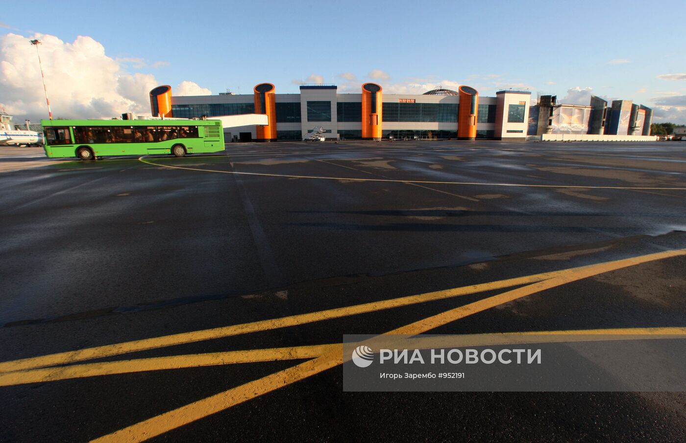 Работа международного аэропорта Калининграда "Храброво"