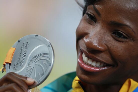 Мелани Уолкер