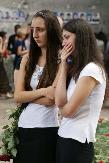 Траурные мероприятия в годовщину трагедии в Беслане