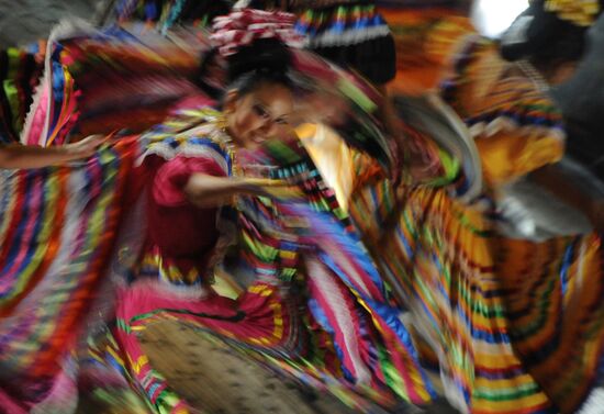 Церемония закрытия фестиваля "Спасская башня 2011"