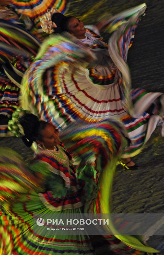 Церемония закрытия фестиваля "Спасская башня 2011"