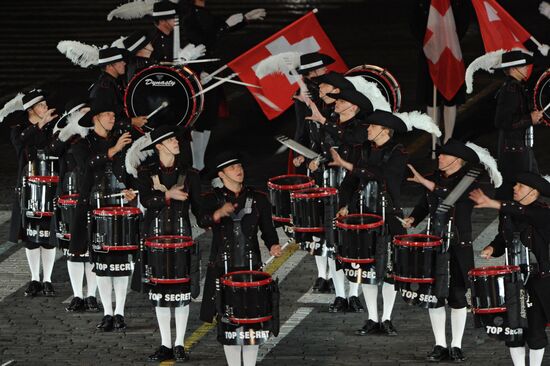 Церемония закрытия фестиваля "Спасская башня 2011"