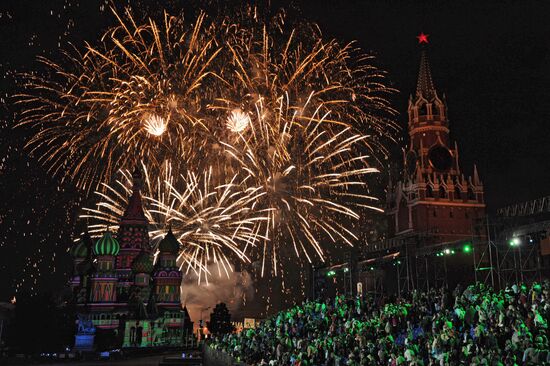 Церемония закрытия фестиваля "Спасская башня 2011"