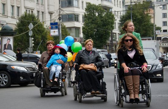 Акция, посвященная проблемам передвижения инвалидов