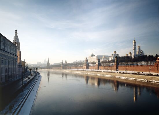 Вид на Московский Кремль со стороны Москвы-реки