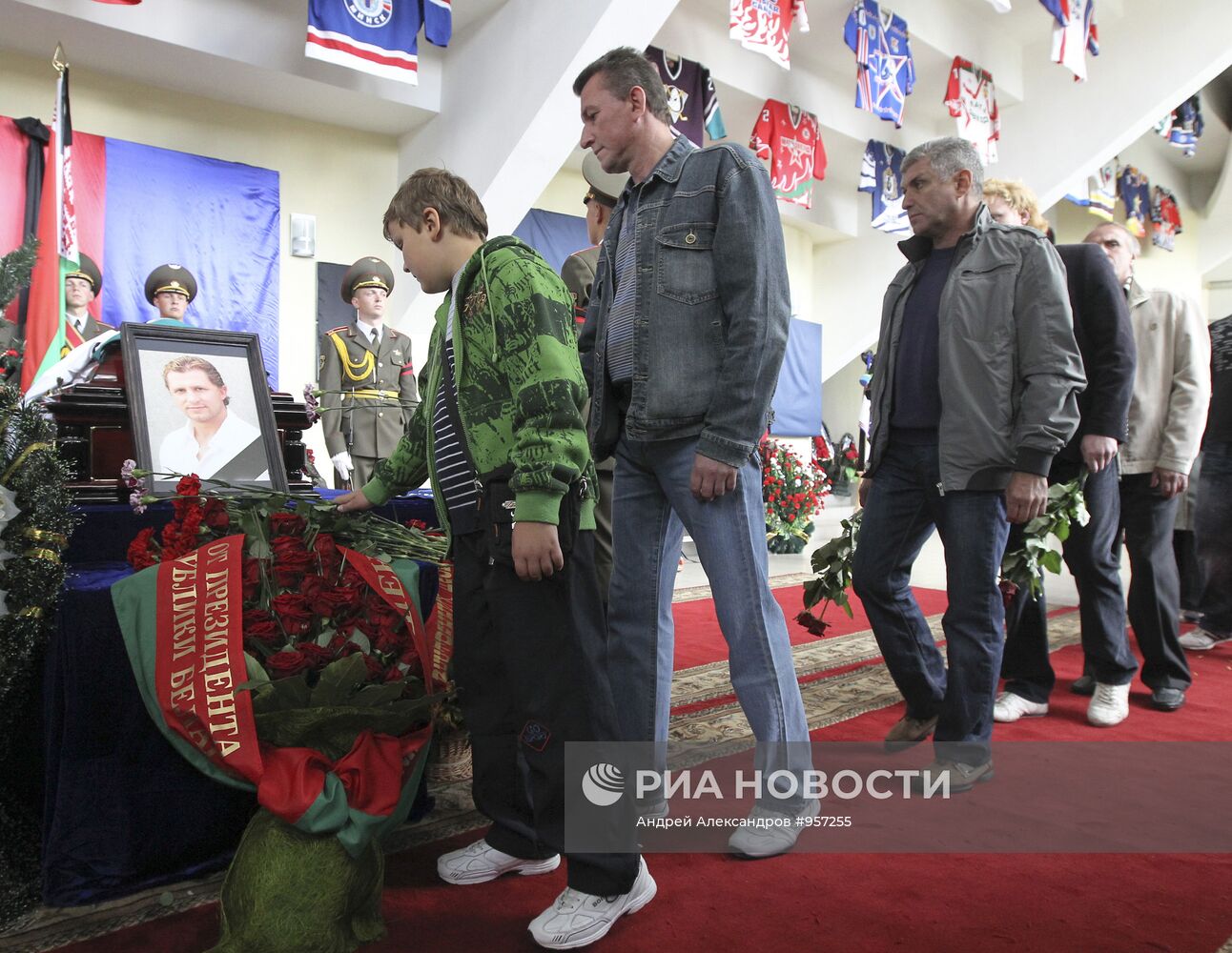 Прощание с хоккеистом " Локомотива" Р. Салеем в Минске