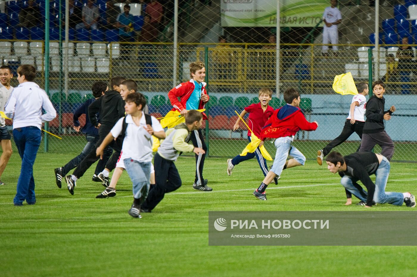 Футбол. Презентация нового игрока "Анжи" Самюэля Это’О