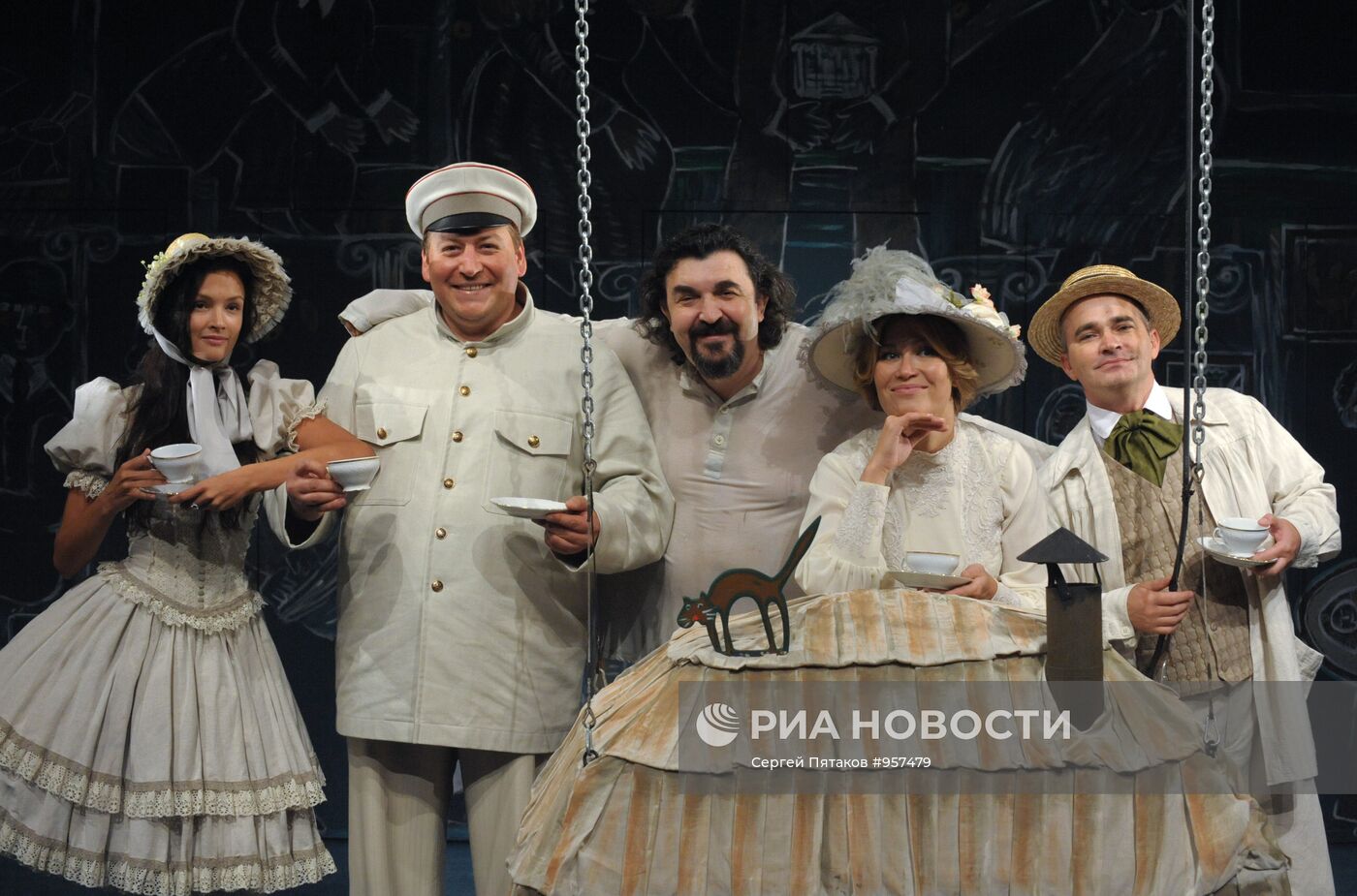 Премьера спектакля "Дом" в МХТ им.Чехова