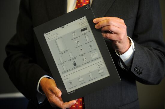 Демонстрация технологий компании Plastic Logic