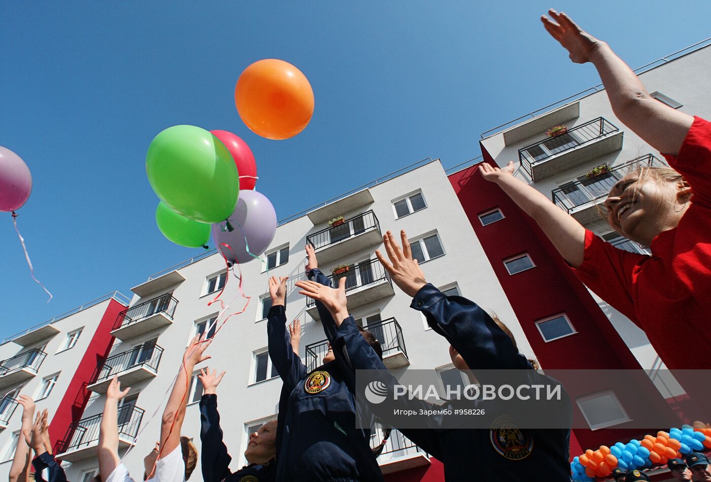 Сотрудники МЧС получили квартиры в новом доме в Калининграде | РИА Новости  Медиабанк