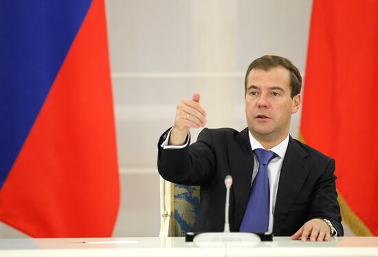 Д.Медведев провел совещание по соц.положению студентов