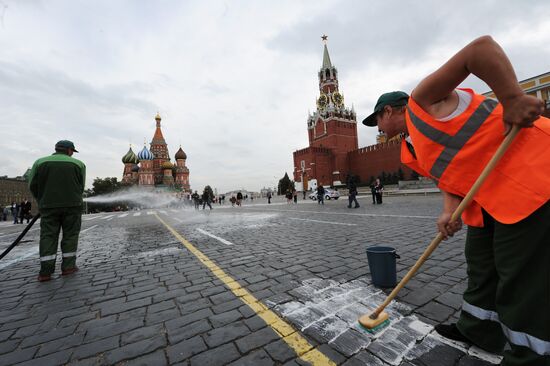 Уборка Красной площади в Москве