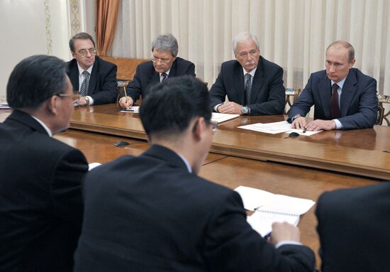 Встреча премьер-министра РФ В.Путина с У Банго в Ново-Огарево