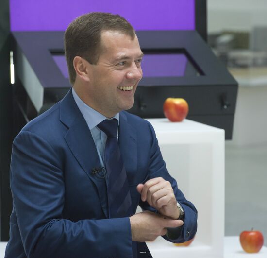 Д.Медведев посетил МШУ "Сколково"