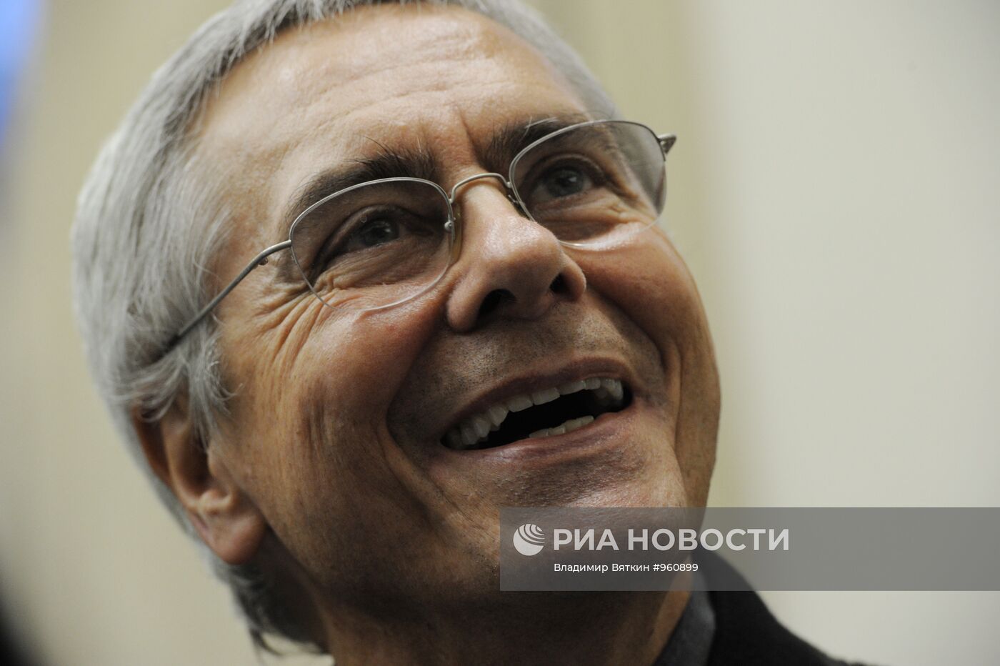 Джон Номайер