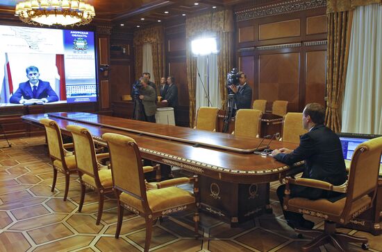 Д.Медведев провел селекторное совещание в Горках