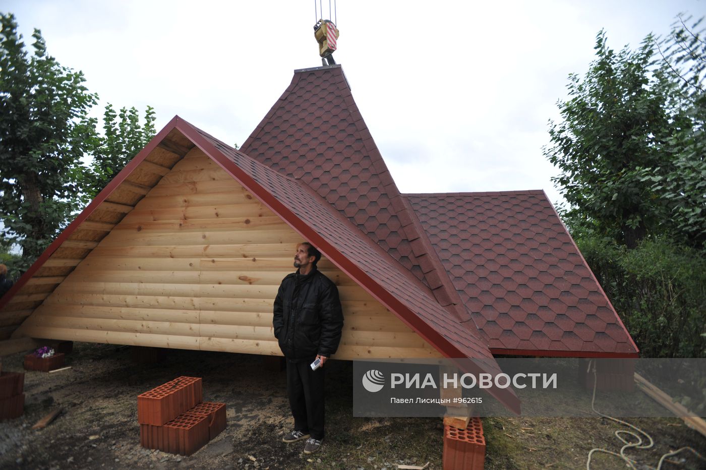 В Екатеринбурге построили храм за сутки