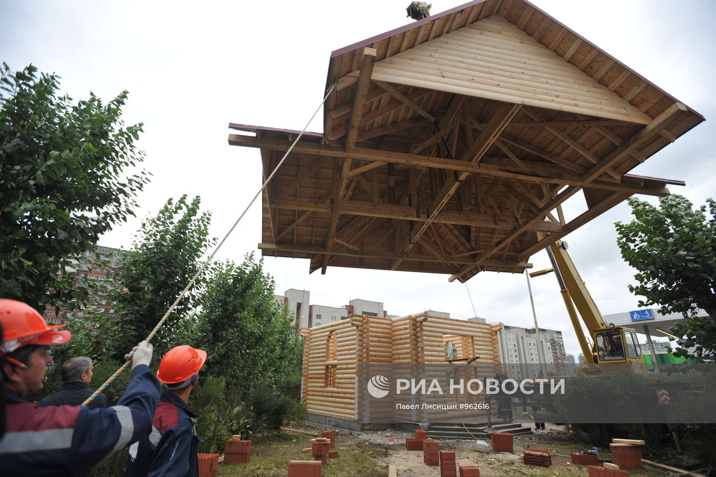 В Екатеринбурге построили храм за сутки
