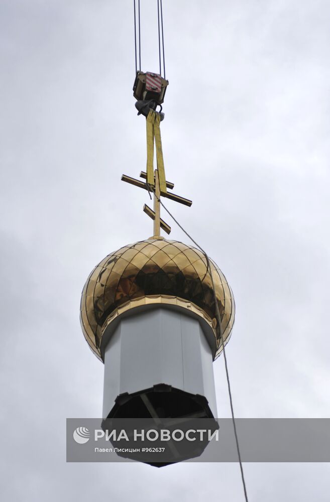 В Екатеринбурге построили храм за сутки